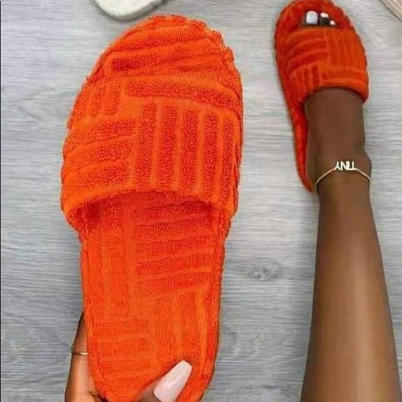 Bottega inspired slide - Picture 2 of 5